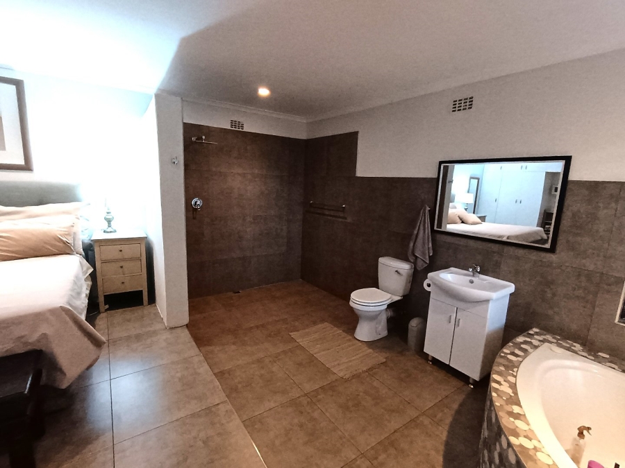 To Let 4 Bedroom Property for Rent in Avondale Western Cape